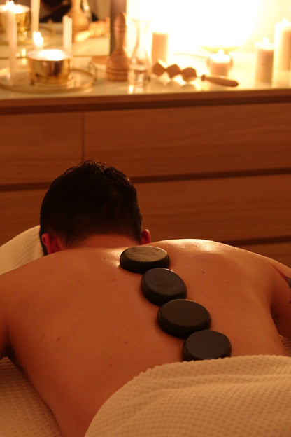 Masaje Relajante con Piedras volcánicas